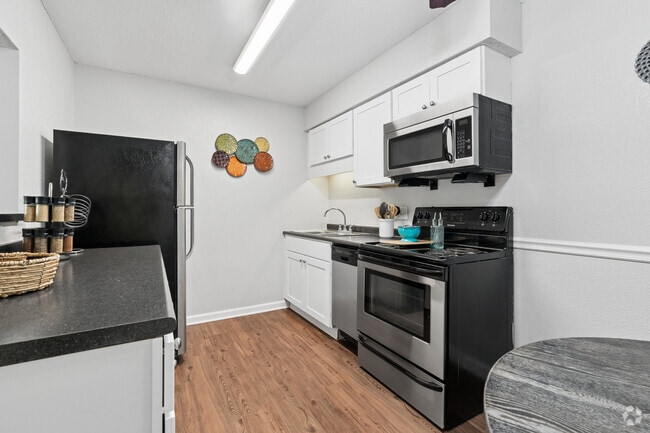 2 habitaciones, 1 baño - 770 pies cuadrados - Cocina - Estes Park - Students Save Up To 10%!