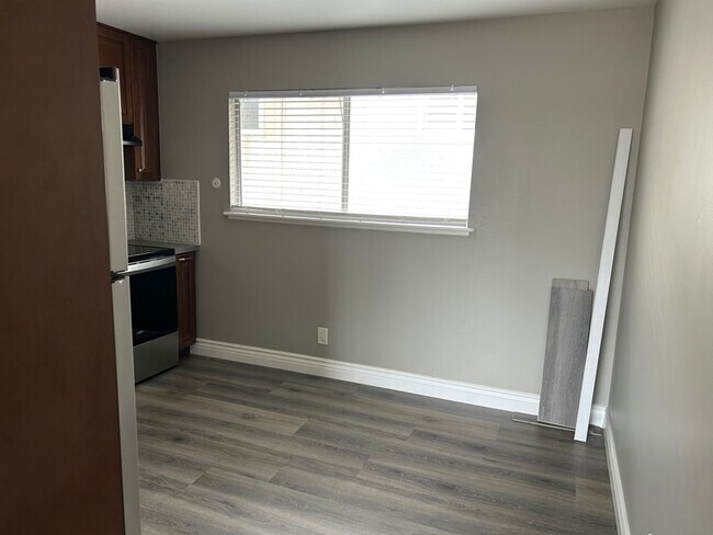 Building Photo - 3608 Midvale Ave
