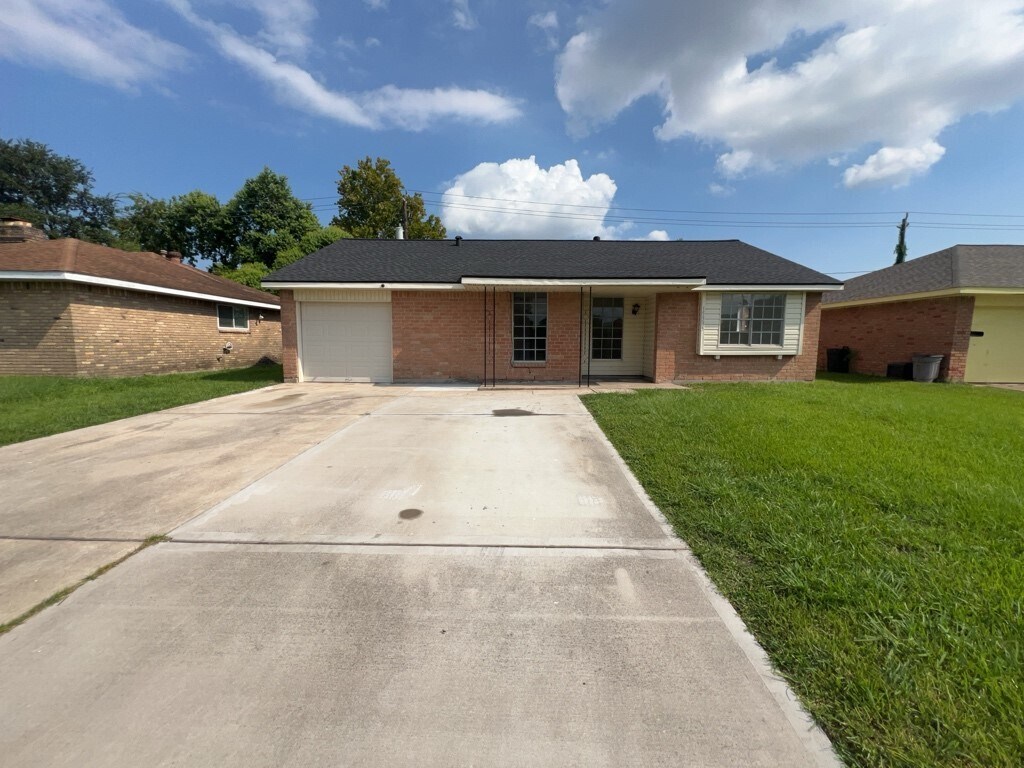 Primary Photo - 15335 Woodforest Blvd