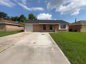 Building Photo - 15335 Woodforest Blvd