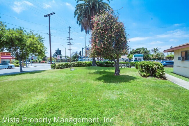 Building Photo - 2 br, 1 bath House - 304 N. Azusa Ave.