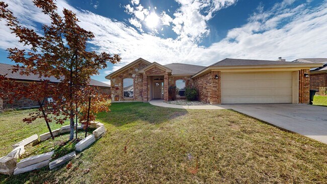 Building Photo - AVAILABLE NOW READY FOR IMMEDIATE OCCUPANC...