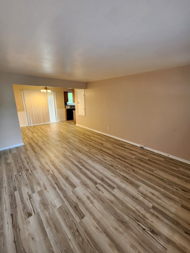 Sala de estar - 1345 Carriage Hill Dr SE