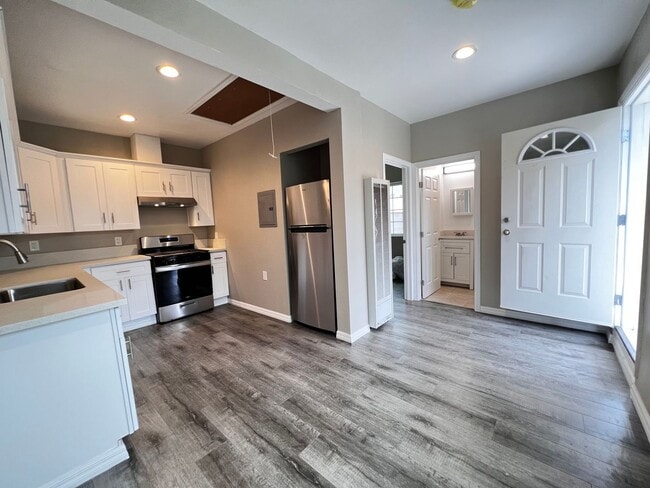 Building Photo - $500 off move in! Brand new 1 bedroom with...