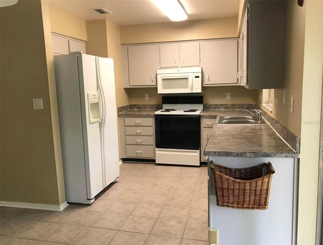 Building Photo - 4215 NW 20th Dr