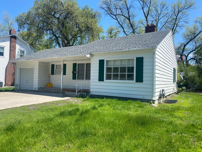 Building Photo - Across from NDSU!!