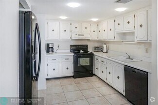 Building Photo - 2800 N Ocean Dr