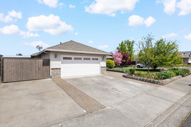 Building Photo - 3511 Blue Blossom Dr
