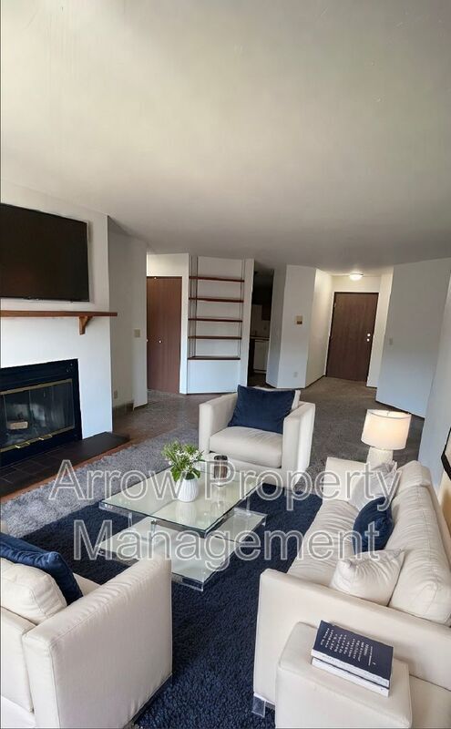 Building Photo - 205 E Arbor Ave