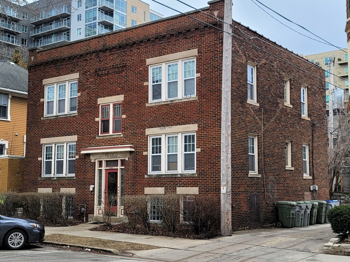 1623 E Kane Pl Unit 2, Milwaukee, WI 53202 Apartments in Milwaukee