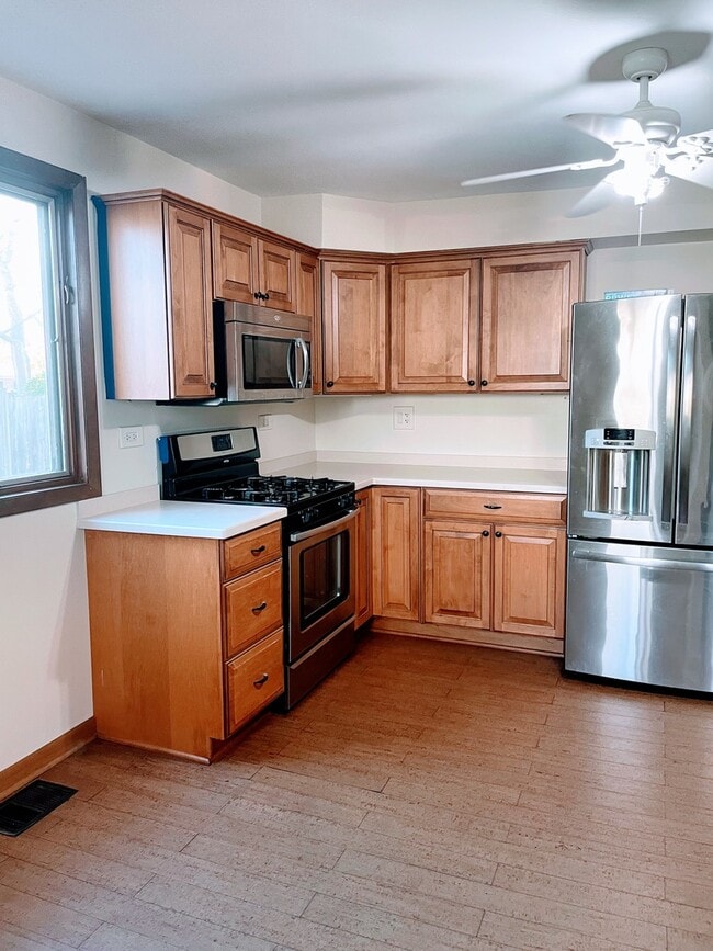 Building Photo - 2110 Swan Ln