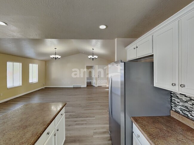 Foto del edificio - 6743 S Majestic Loop Rd