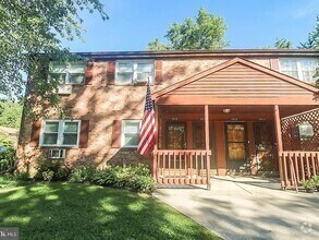 Building Photo - 1015 Garnet Dr