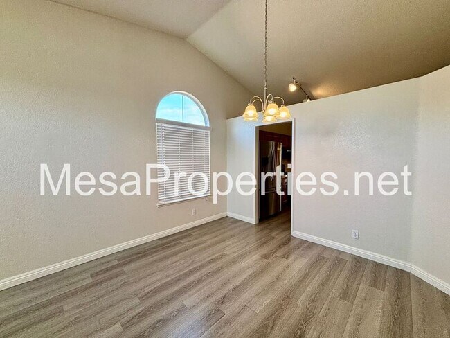 Foto del edificio - 2816 W Fairview Dr