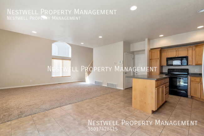Building Photo - Beautiful Area of Cedar Hills! 3 Bed Townhome