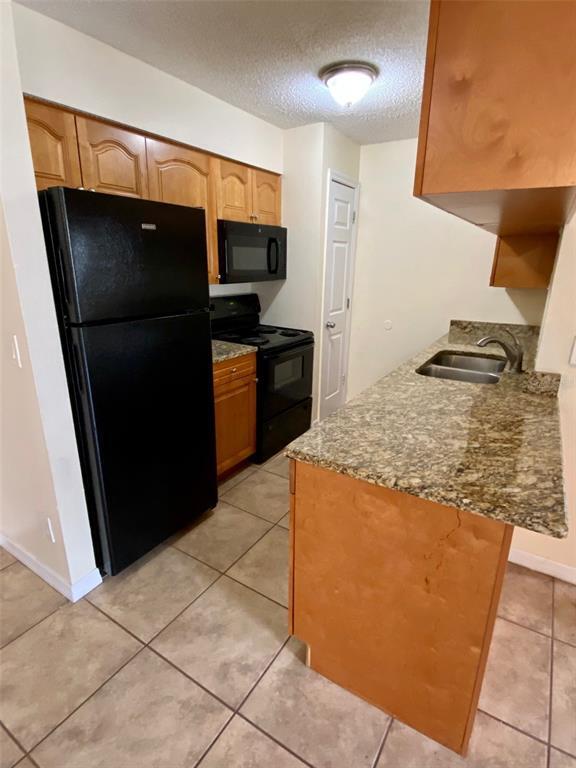 Building Photo - 221 Red Maple Pl