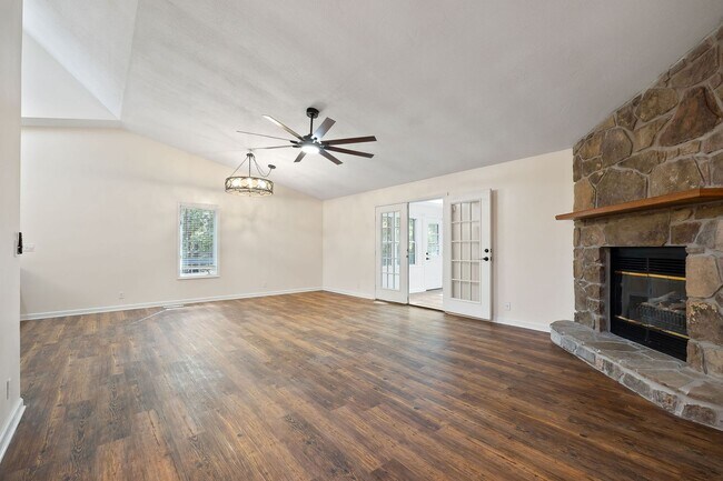 Foto del edificio - Location, location, location! 3 bedroom / 2 bath remodeled home in the middle of Fairfield Glade ...