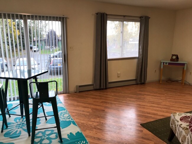 diningroom - 302 Lionheart Ct