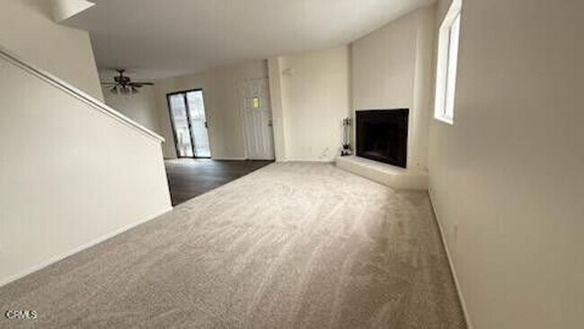 Foto del edificio - Updated 2-Bed, 2-Bath Condo in Downtown Ox...