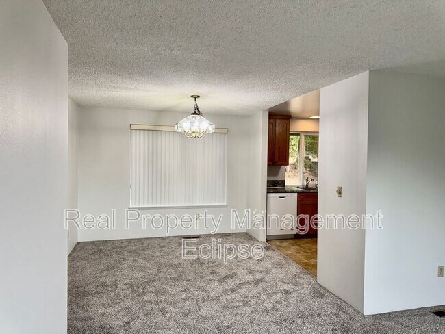 Building Photo - 13617 SE Fairwood Blvd