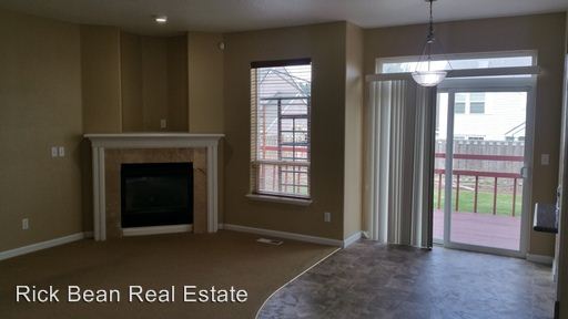Building Photo - 13517 SE Rolling Meadows Dr