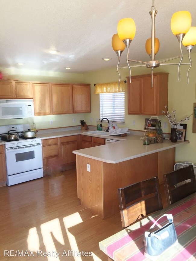 Building Photo - 3 br, 2.5 bath House - 17700 WOOD LEAF CT.