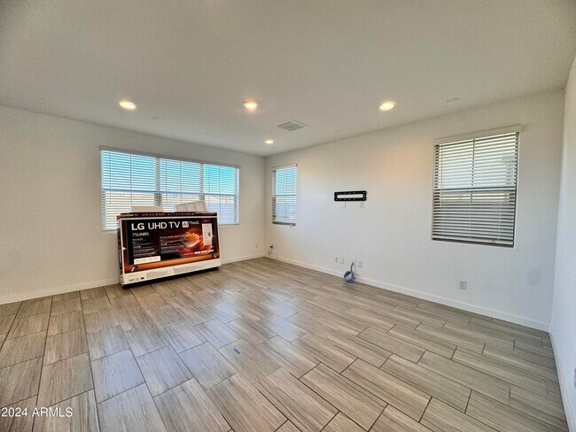 Building Photo - 2570 E Pelican Dr