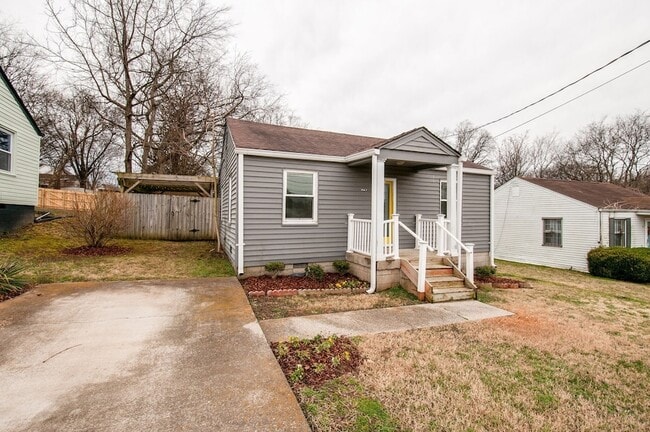 Building Photo - 821 W McKennie Ave