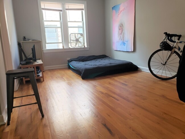 Foto del edificio - 4228 N Kenmore Ave