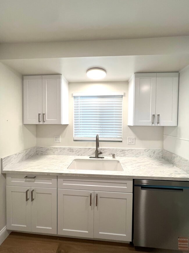 Building Photo - 1218 Amethyst St