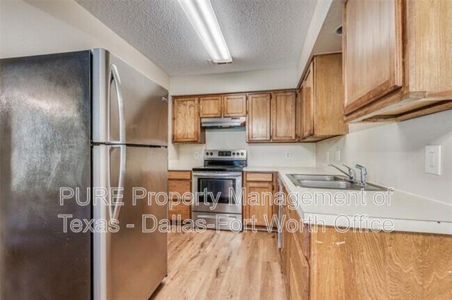 Building Photo - 817 Betty Ct