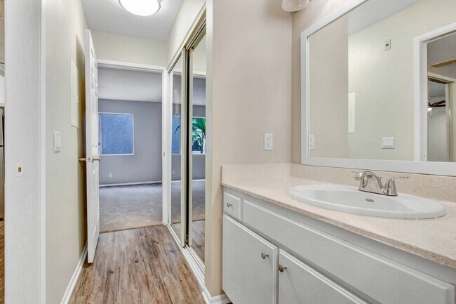 Interior Photo - Park Dickens