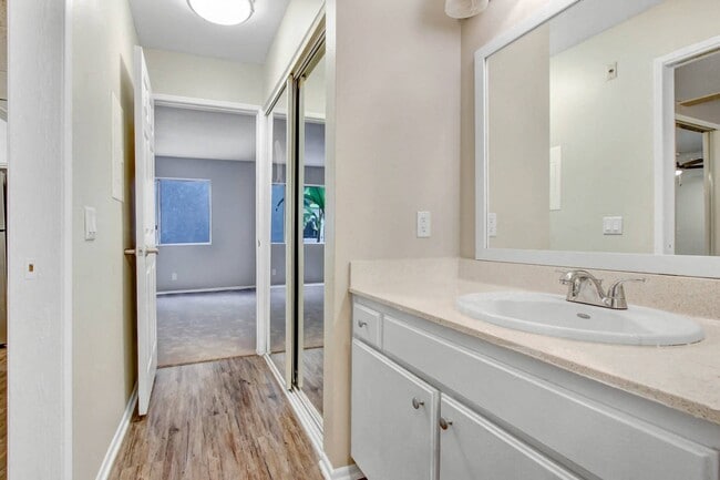 Interior Photo - Park Dickens