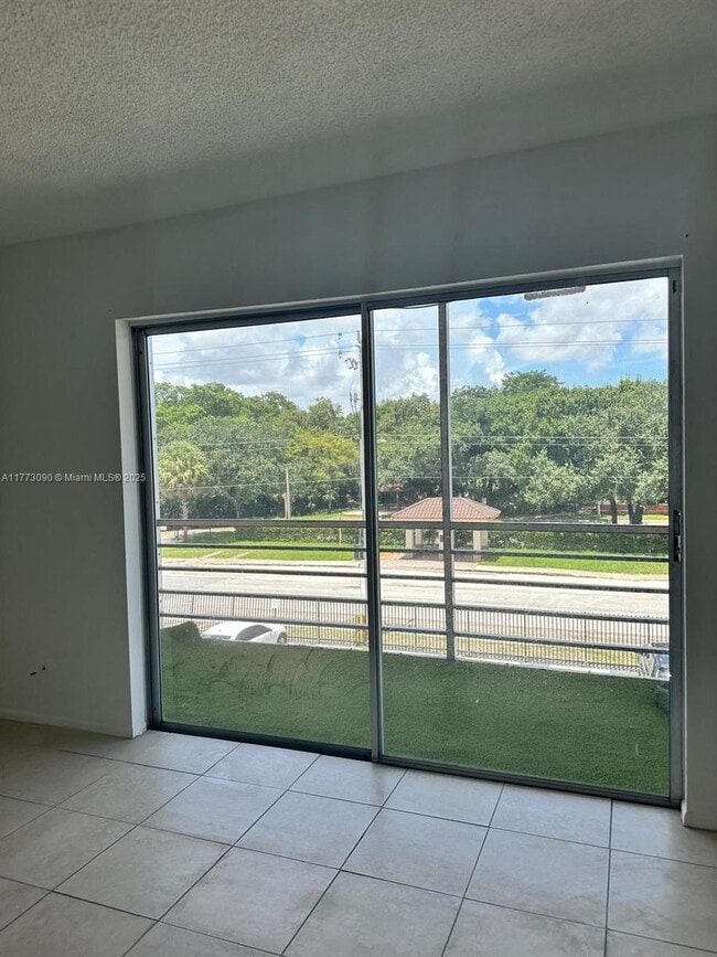 Building Photo - 4848 NW 24th Ct