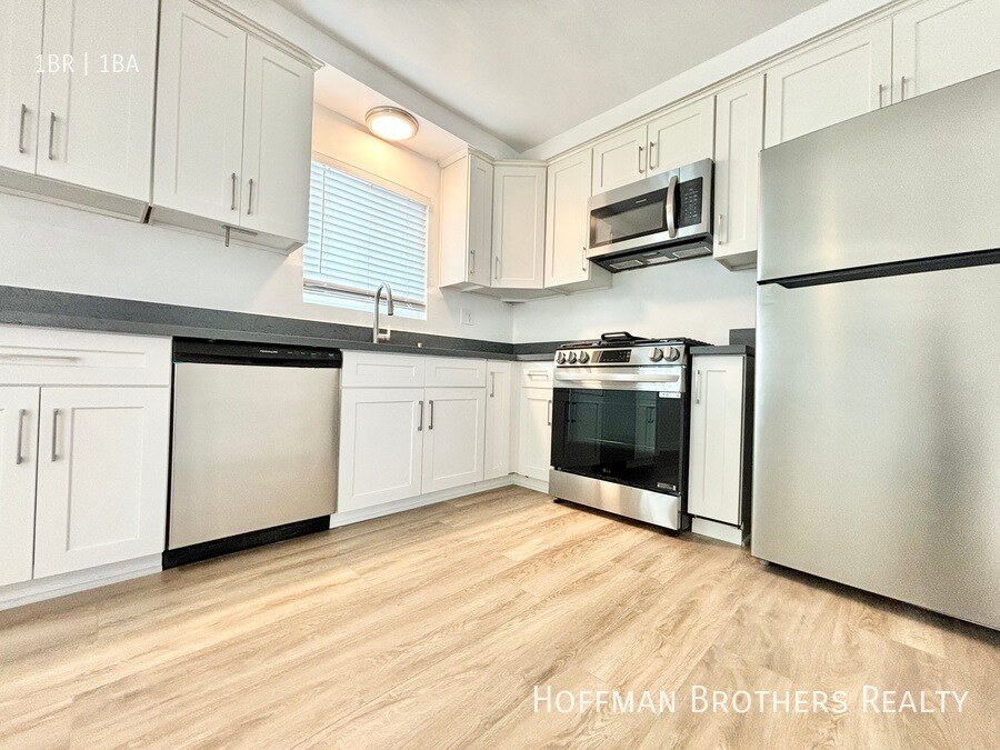 Foto principal - 11922 Burbank Blvd