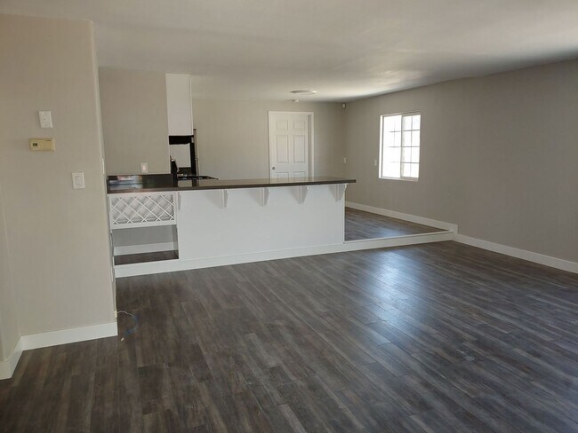 Foto del edificio - Hawthorne Duplex
