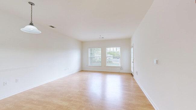 Interior Photo - Bradlee Danvers