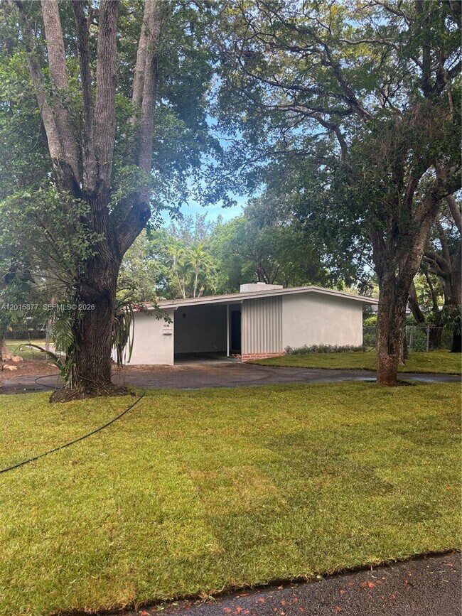 Foto del edificio - 12725 SW 80th Ave