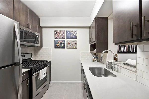 Foto principal - 1 bedroom in Bronx NY 10468