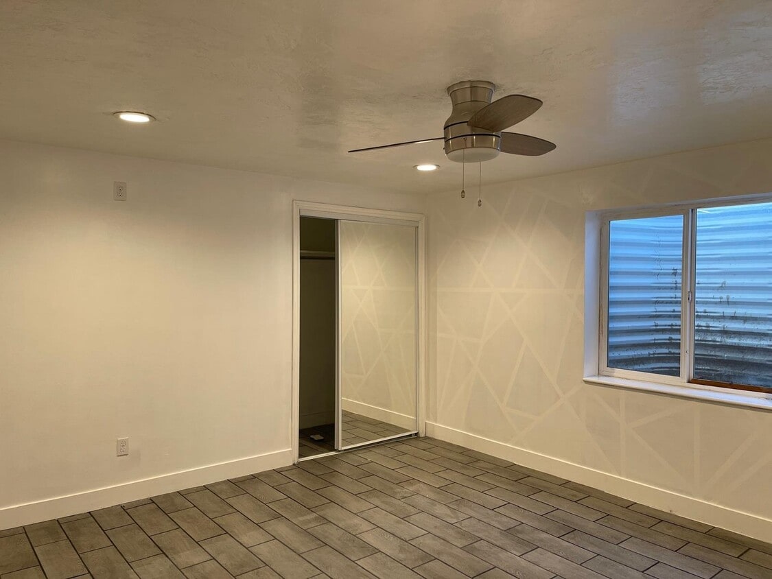 Building Photo - 3048 Hadwen Dr