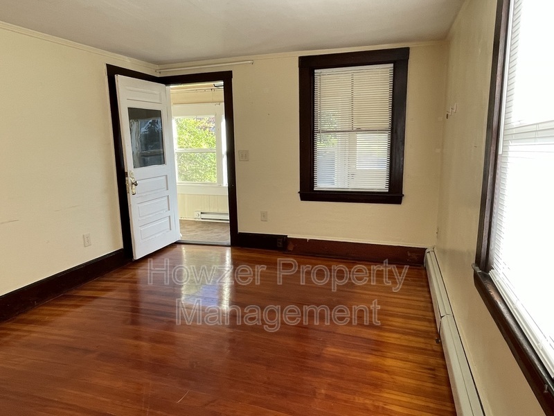 Primary Photo - 906 Sandwich Rd