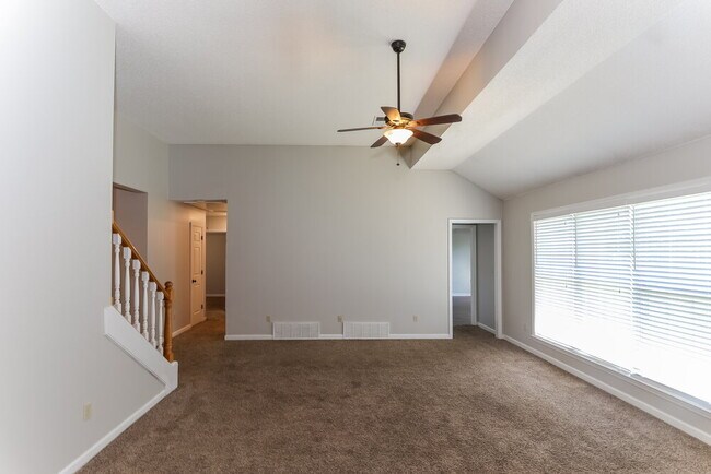 Foto del edificio - 6365 Gardener Cove