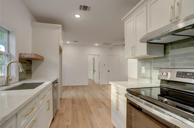 Photo - 808 Oakhurst St Apartment