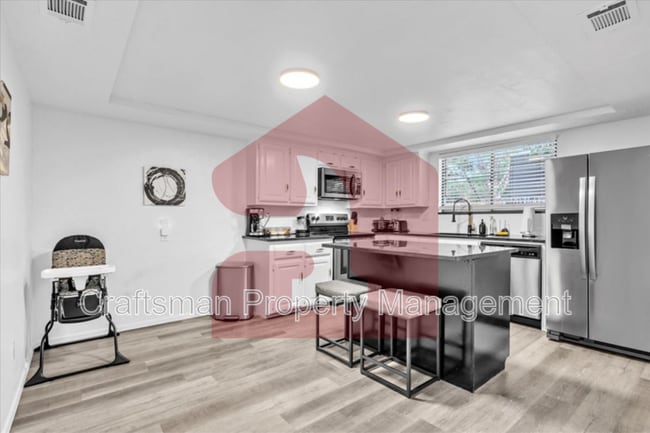 Building Photo - 13128 Green Valley Dr