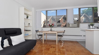 Building Photo - 224 St George St