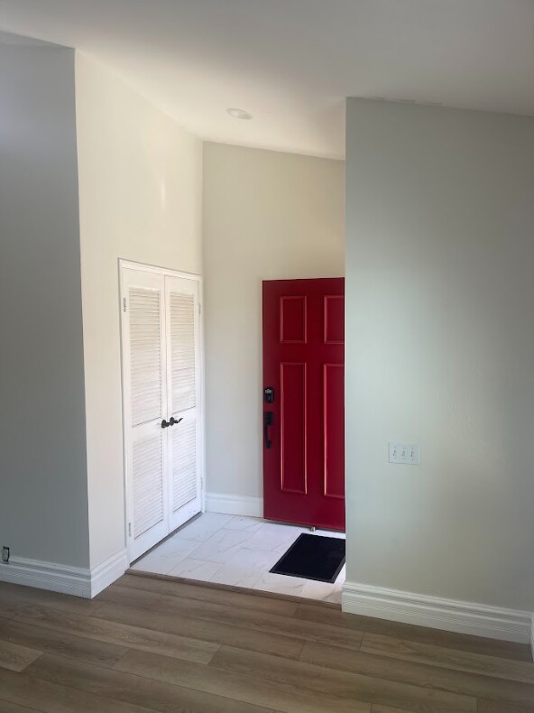 Living Room - 4531 Winona Ave
