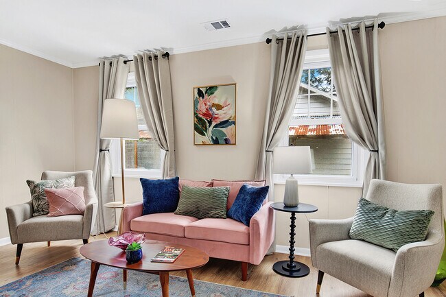 Building Photo - 1912 Hawthorne St