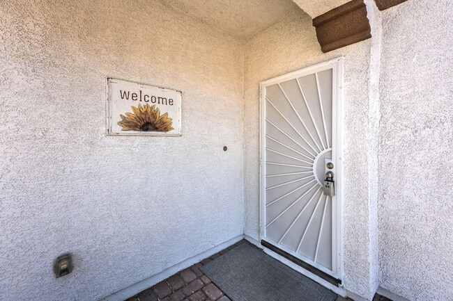 Foto del edificio - MUST SEE 3 bedroom Home!