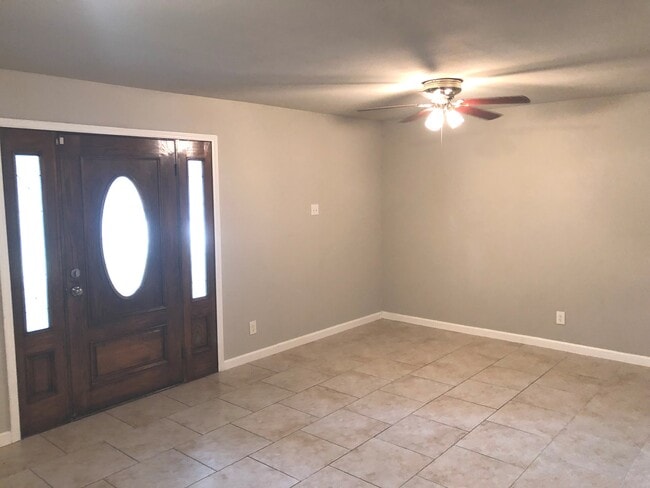 living area - 310 E Hutchins Pl