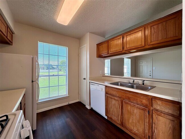 Foto del edificio - 508 Willowbend Cove